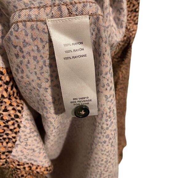 NWT Casa Cabana Printed Brown Babydots Button Down Shirt in Size Small - Picture 5 of 7